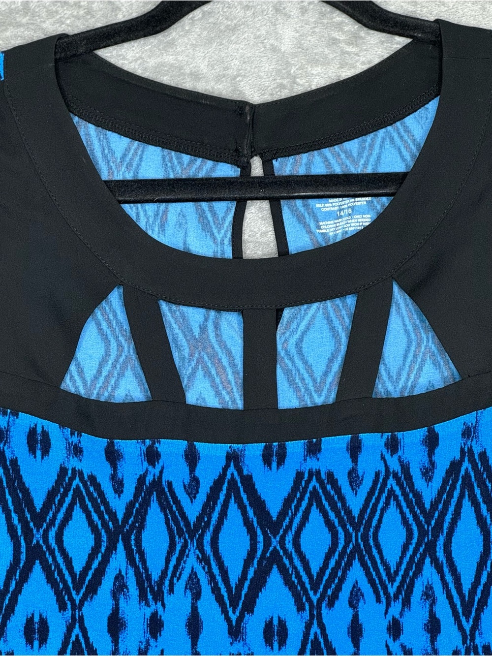 Lane Bryant Women’s 14/16 Top Blue Black Geometric Diamond Cutout Sleeveless - Picture 4 of 7